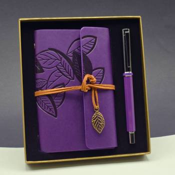 VIP-61332 - Yaprak Desenli Mor Deri Defter Ve Metal Roller Kalem Seti